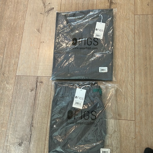 Figs Other - COPY - Brand new figs set graphite small